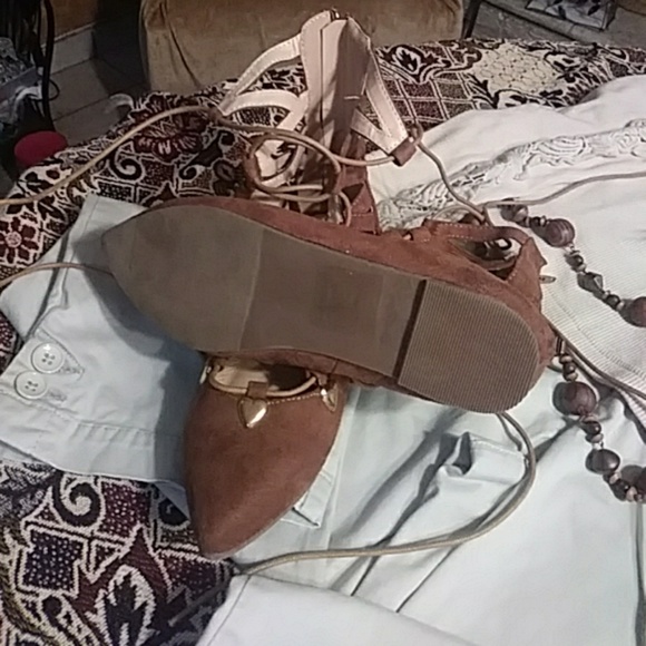 NEW gladiators flats.๐ - Picture 3 of 7